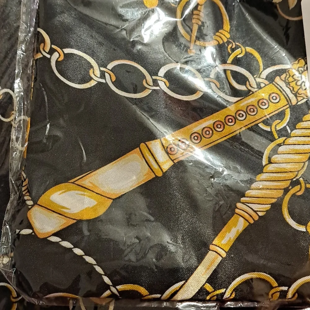 Scarf Square Black and Gold Chain Pattern 35.43 in